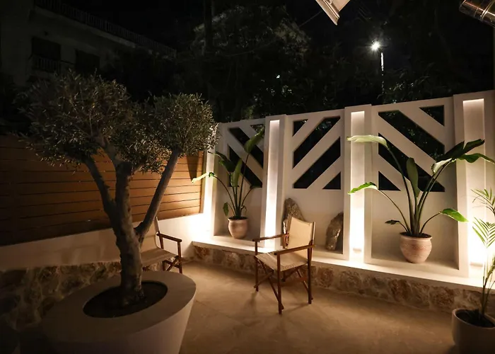 Aphrodite Suite Romantic Jacuzzi & Fireplace